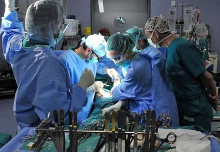 Ricostruita la mandibola ad una donna utilizzando il suo osso perone